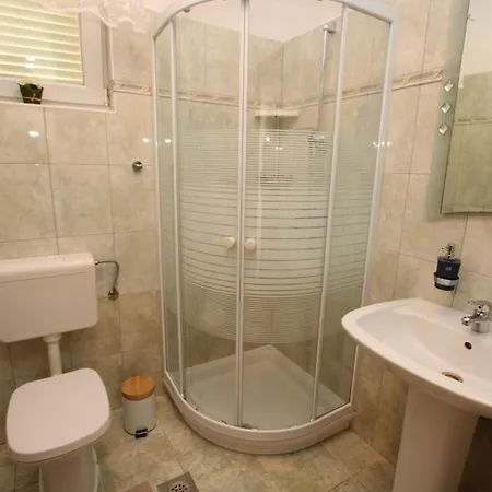Elegant Hariz Near Porec - Fully Ac & Large Pool *