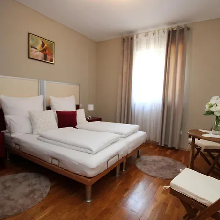 Elegant Hariz Near Porec - Fully Ac & Large Pool Vila Gedici