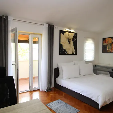 Villa Elegant Hariz Near Porec - Fully Ac & Large Pool Gedići