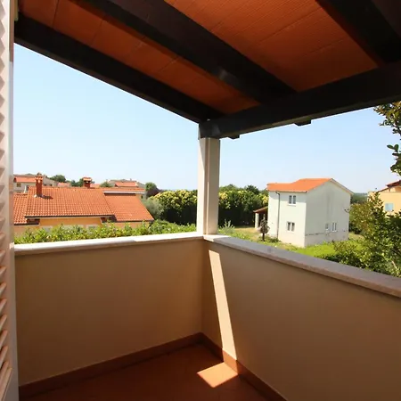 Elegant Hariz Near Porec - Fully Ac & Large Pool Vila Gedici