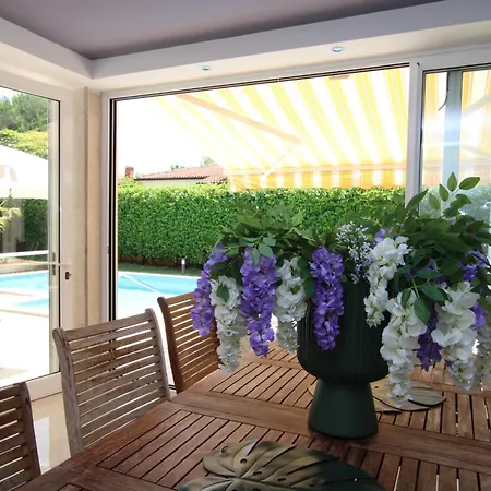 Elegant Hariz Near Porec - Fully Ac & Large Pool Vila Gedici