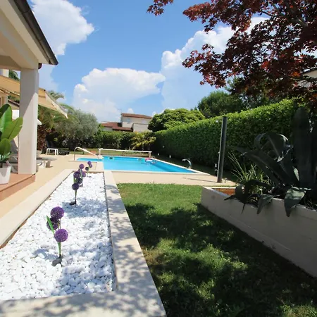 Villa Elegant Hariz Near Porec - Fully Ac & Large Pool Gedići
